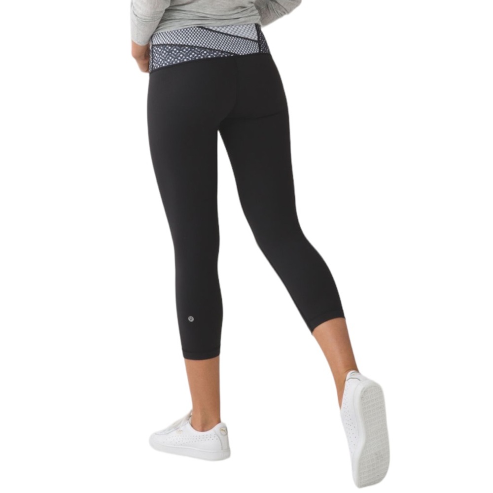 Lululemon Reversible Wunder Under Crop III Black / Dottie Eyelet Leggings